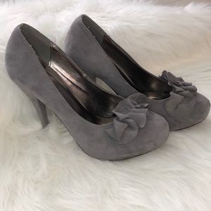 ❄️ Charming Charlie Grey Pumps | 6.5 women